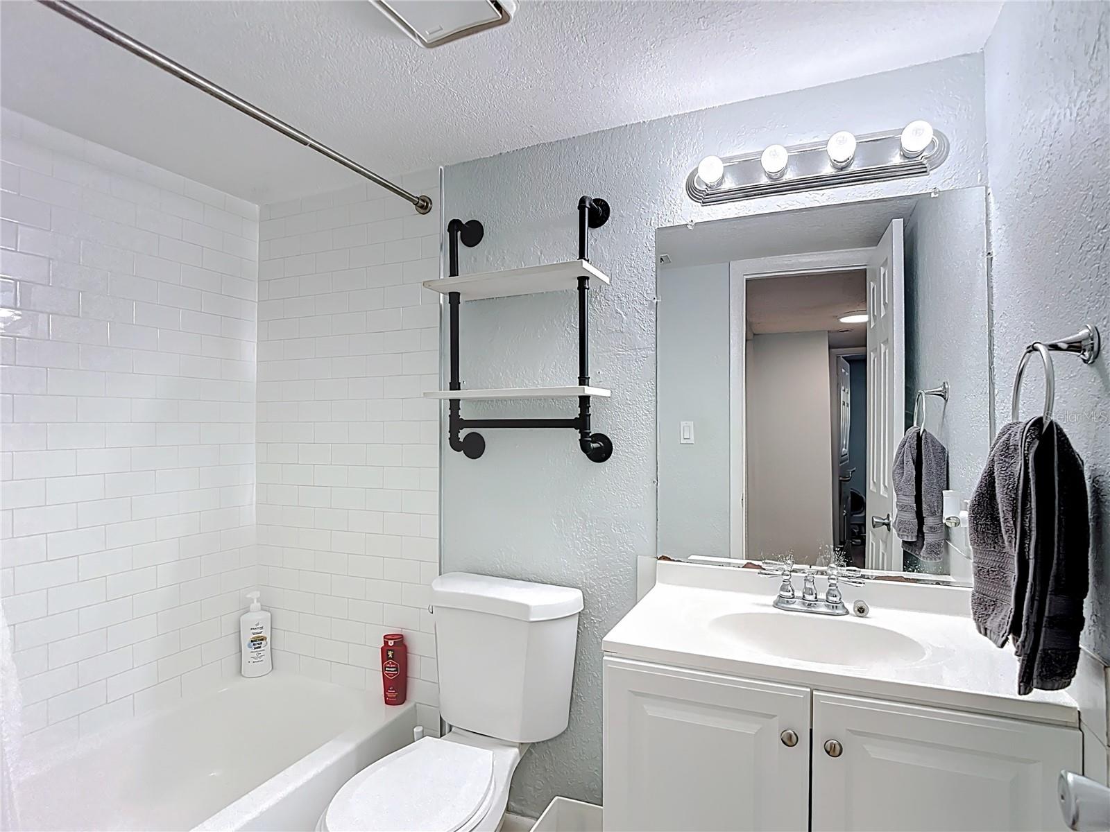 201 Pine Violet Unit 201, Tampa, FL 33612