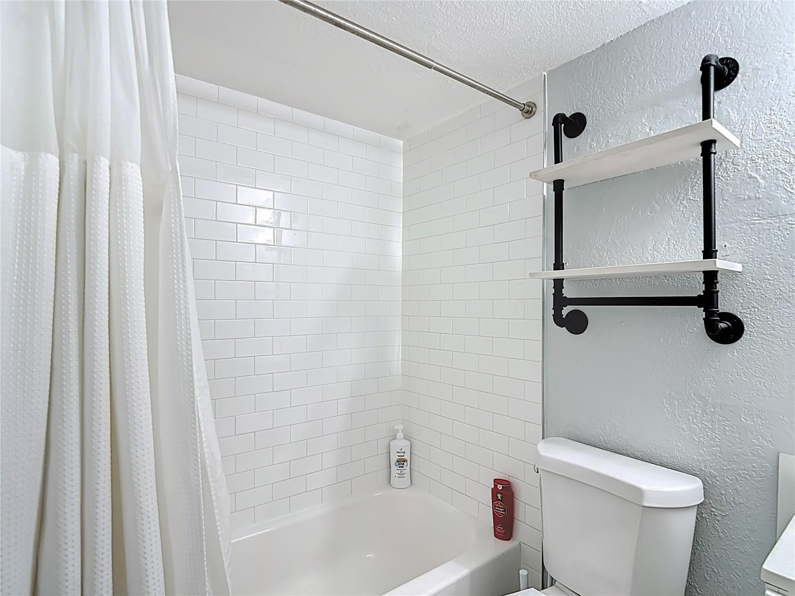 201 Pine Violet Unit 201, Tampa, FL 33612
