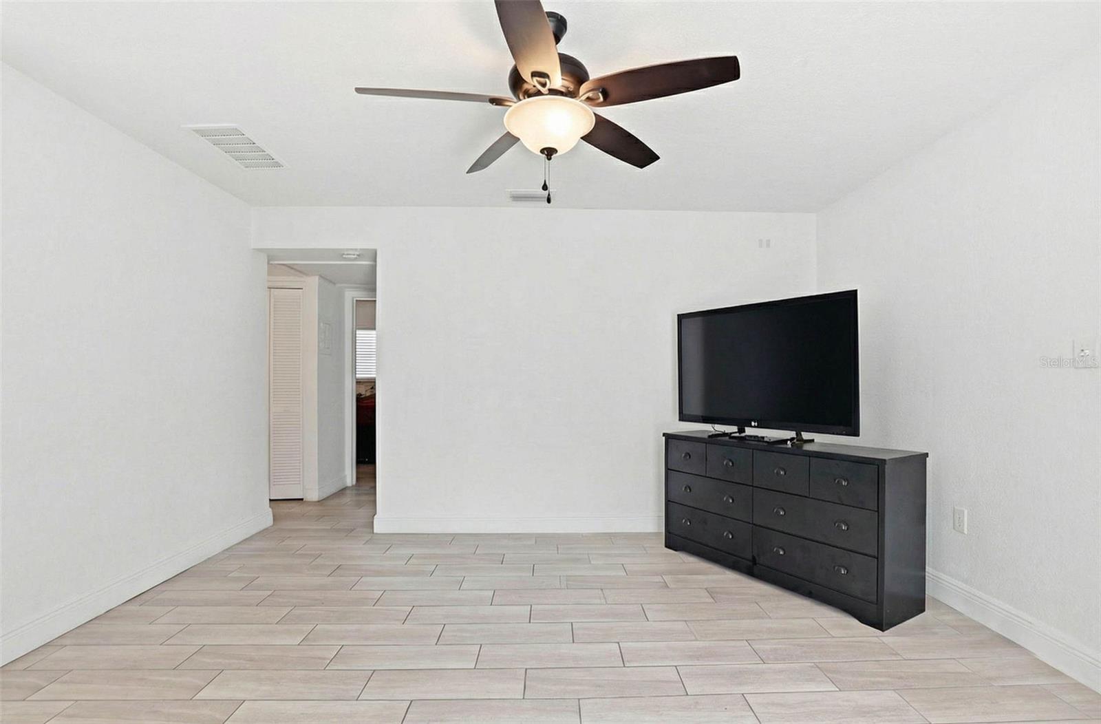 2521 Crest, Tampa, FL 33614