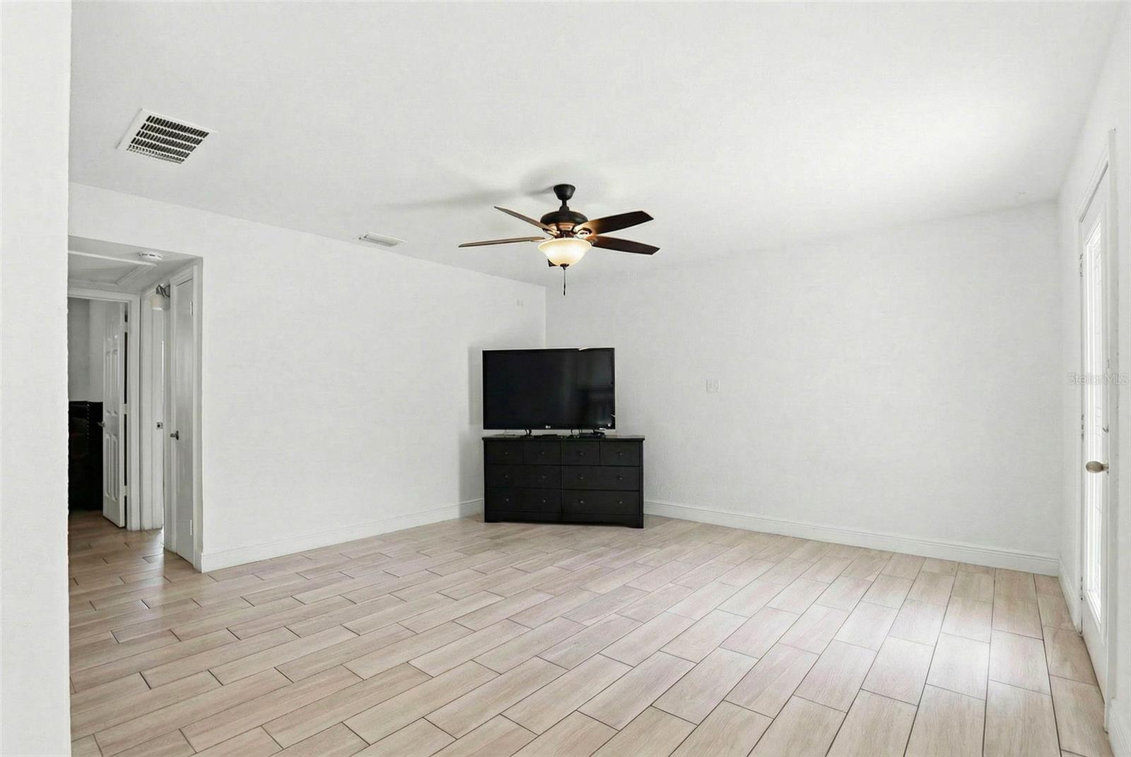 2521 Crest, Tampa, FL 33614