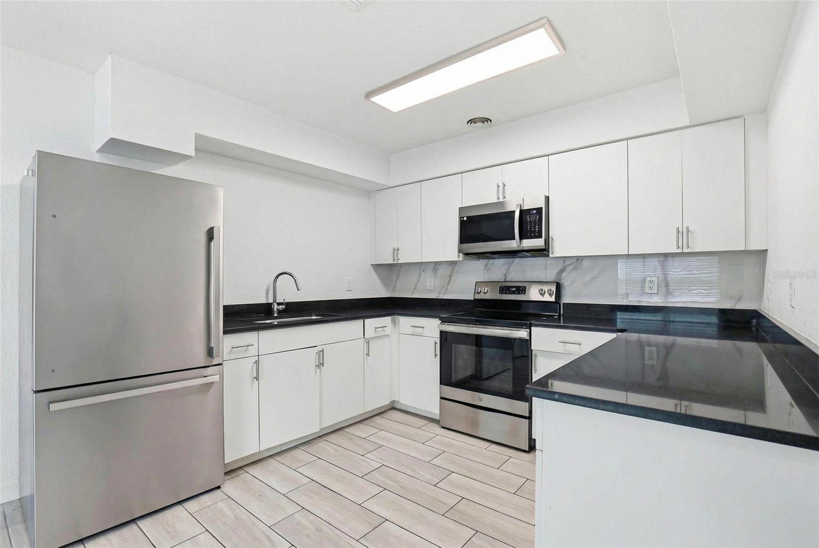 2521 Crest, Tampa, FL 33614