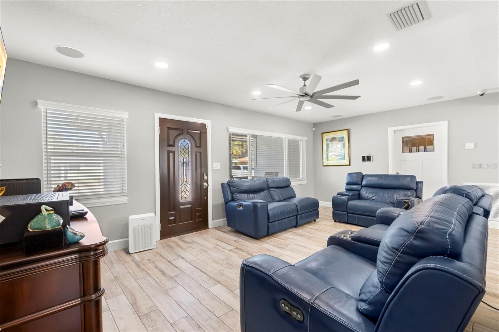 1000 59th, St Petersburg, FL 33705