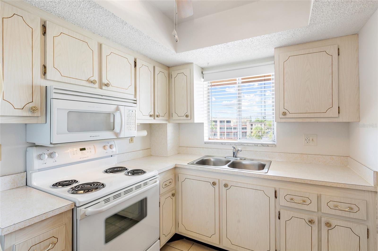 3959 Lake Bayshore Unit F 412, Bradenton, FL 34205