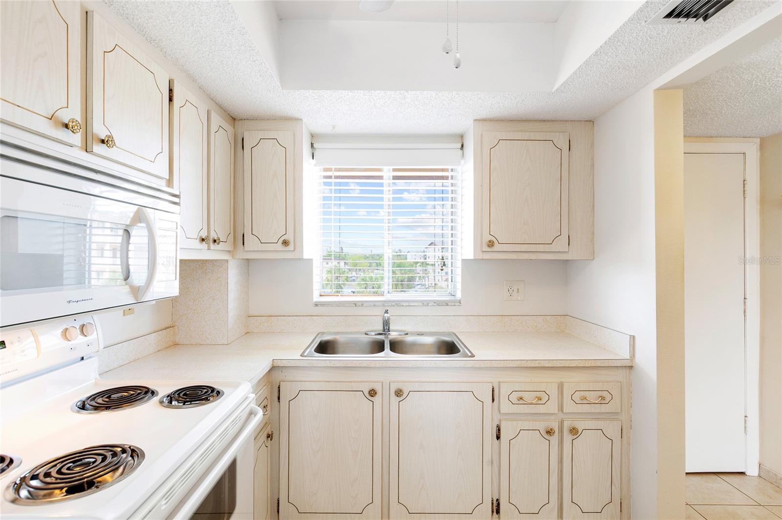 3959 Lake Bayshore Unit F 412, Bradenton, FL 34205