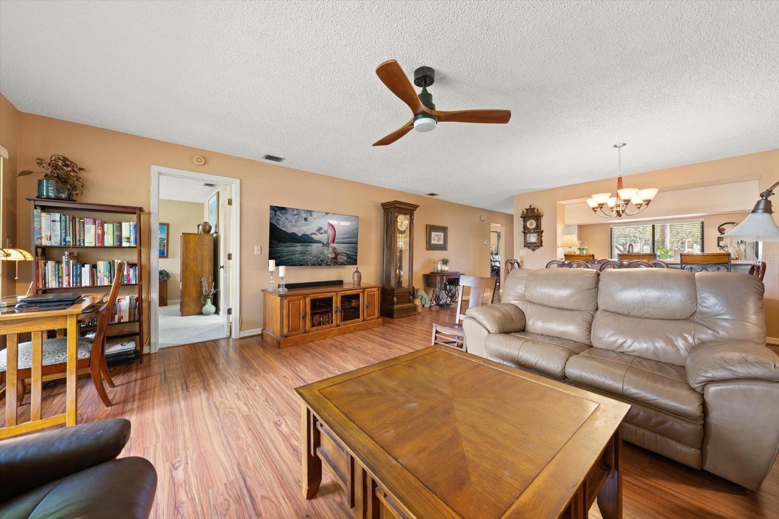 1801 Lake Unit 10d, Palm Harbor, FL 34685
