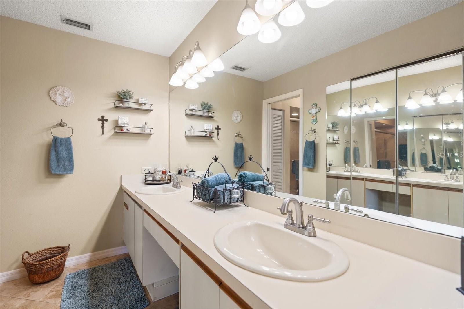 1801 Lake Unit 10d, Palm Harbor, FL 34685
