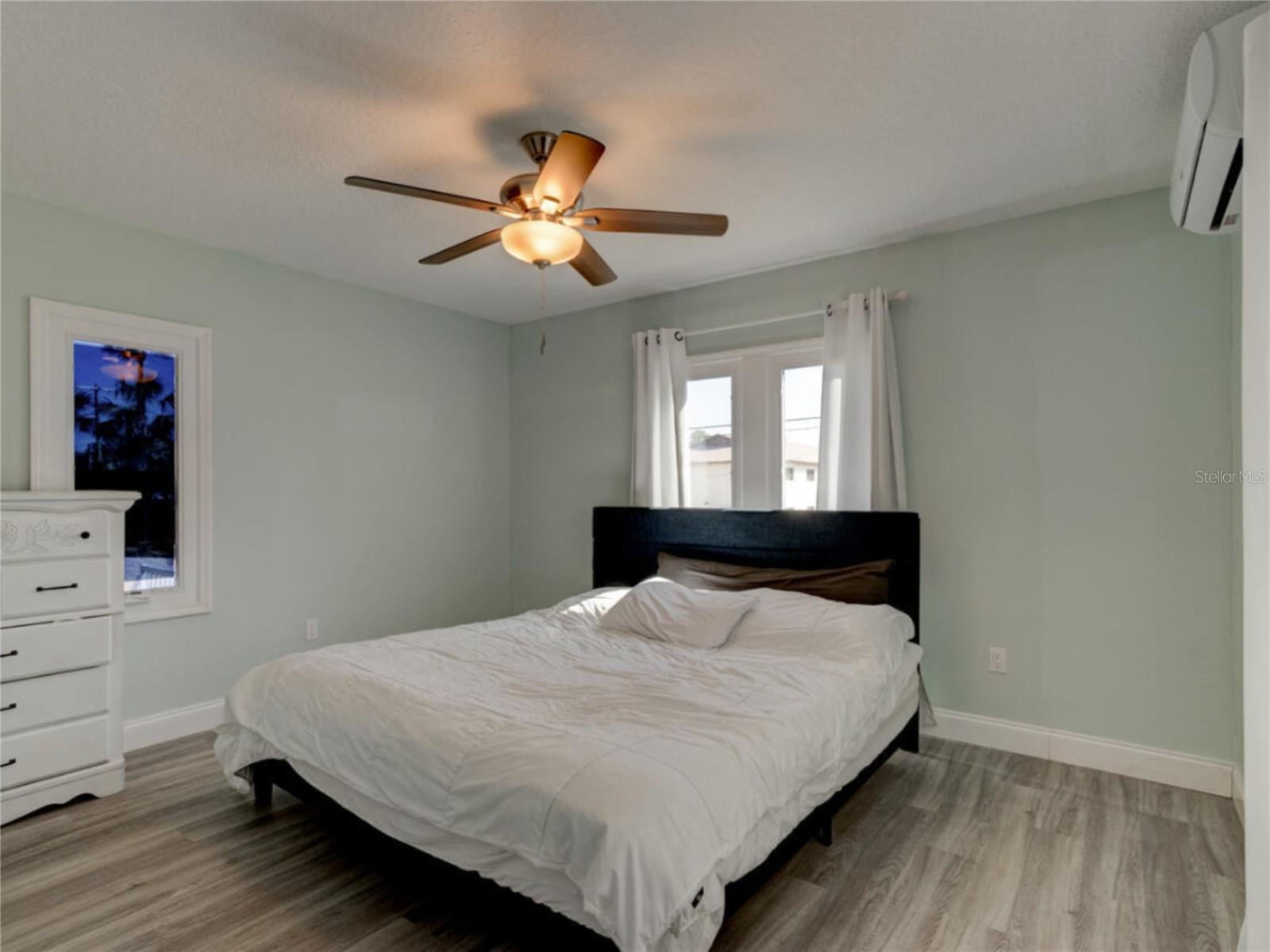 425 Oleander, Daytona Beach, FL 32118