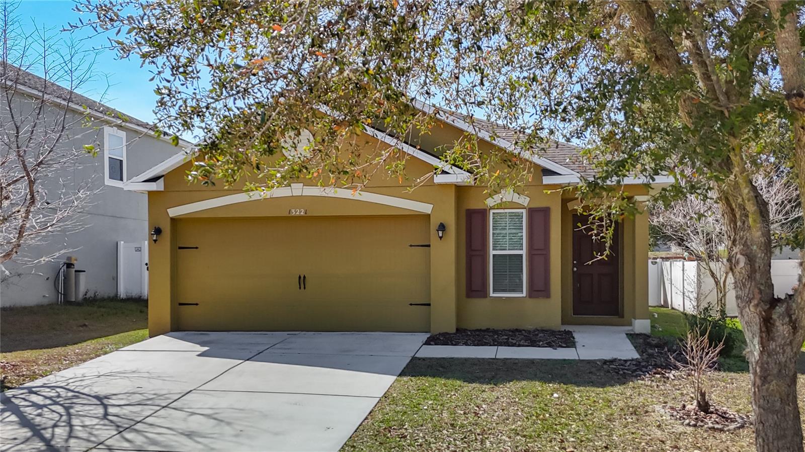 13221 Waterford Castle, Dade City, FL 33525