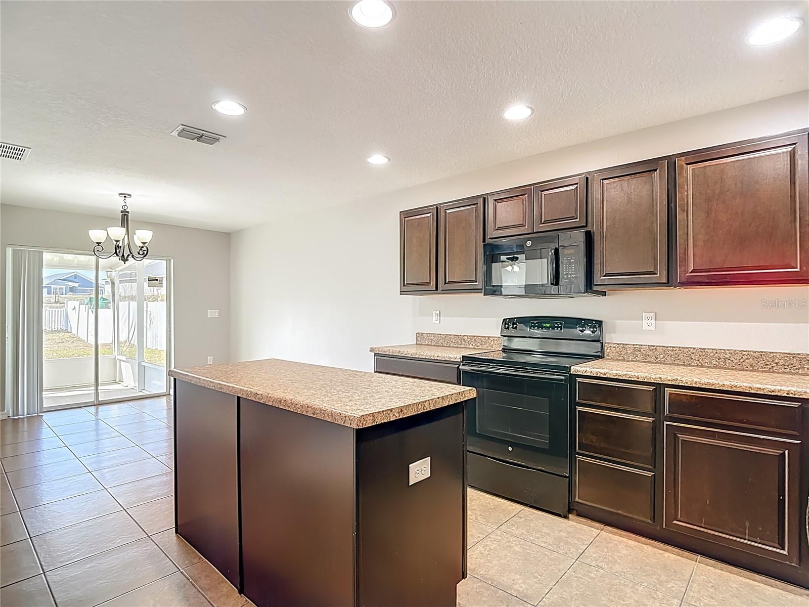 13221 Waterford Castle, Dade City, FL 33525