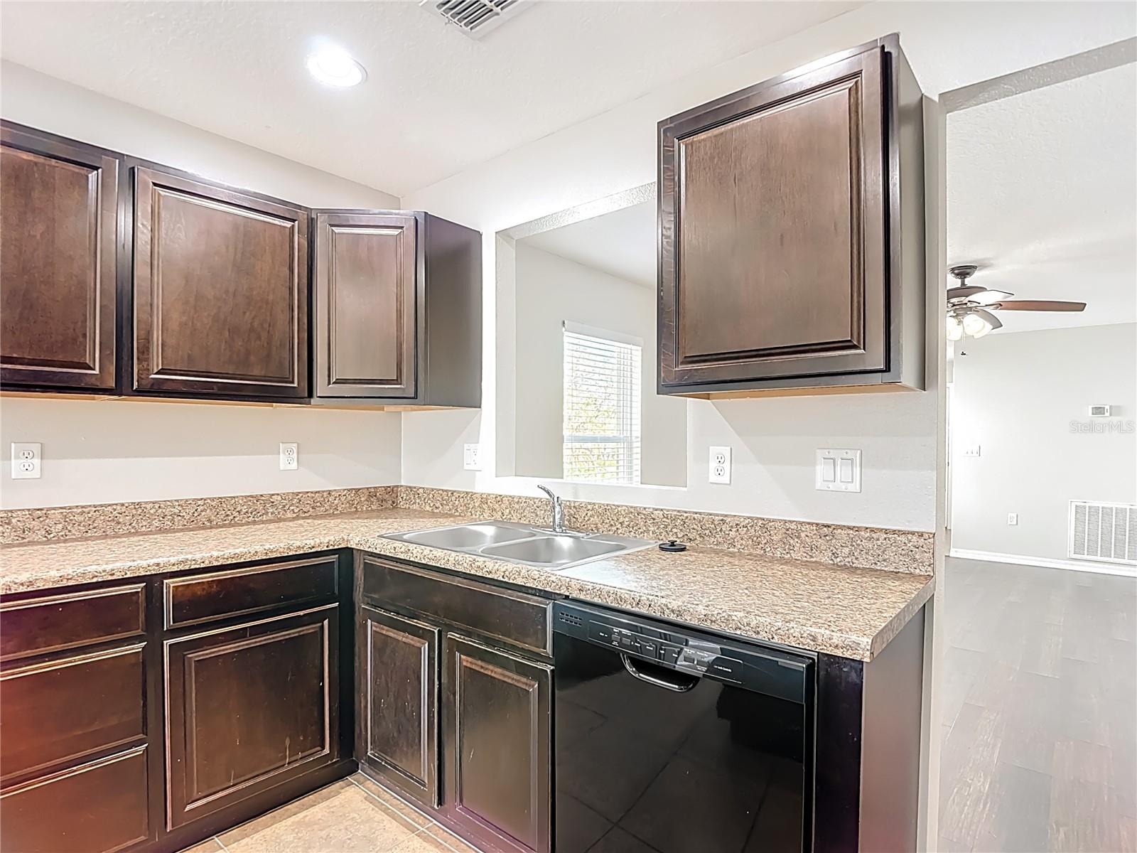 13221 Waterford Castle, Dade City, FL 33525