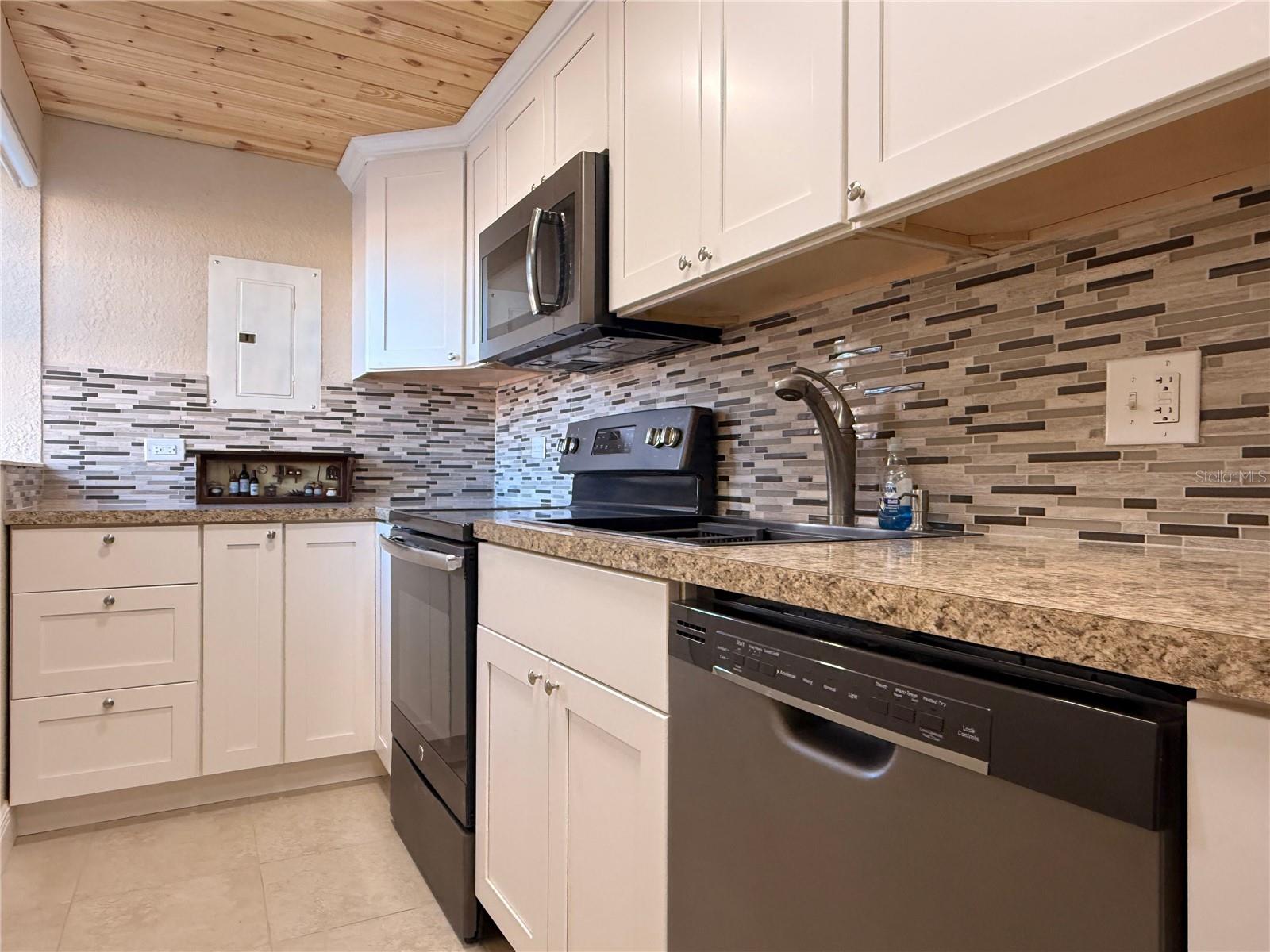 1605 Club Unit 1605, Lakeshore, FL 33854