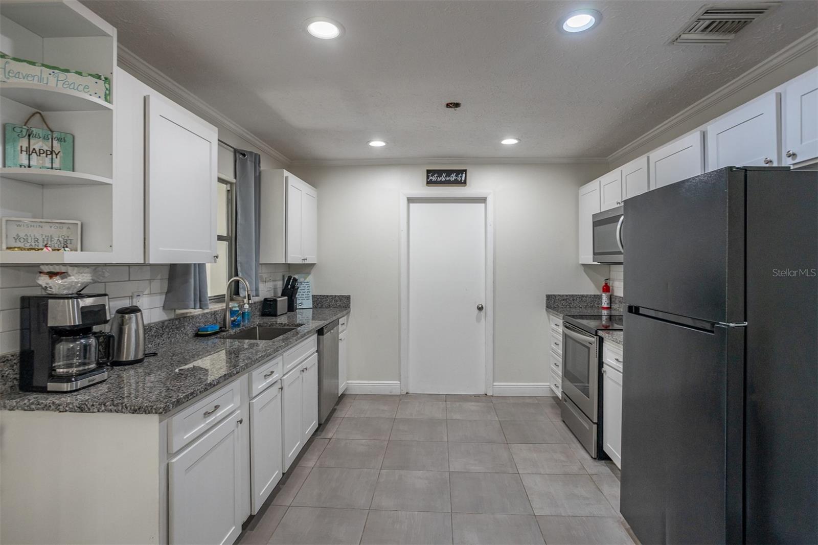 806 Chadsworth, Seffner, FL 33584