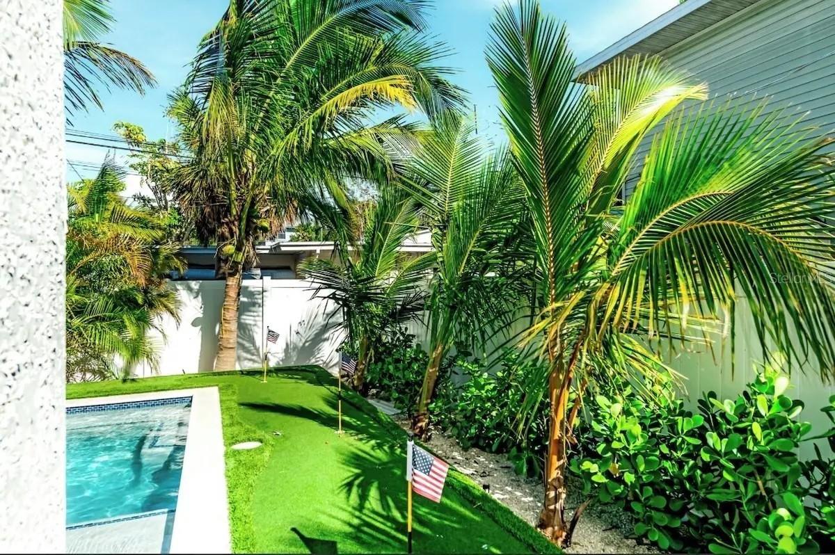 2403 Avenue C, Bradenton Beach, FL 34217