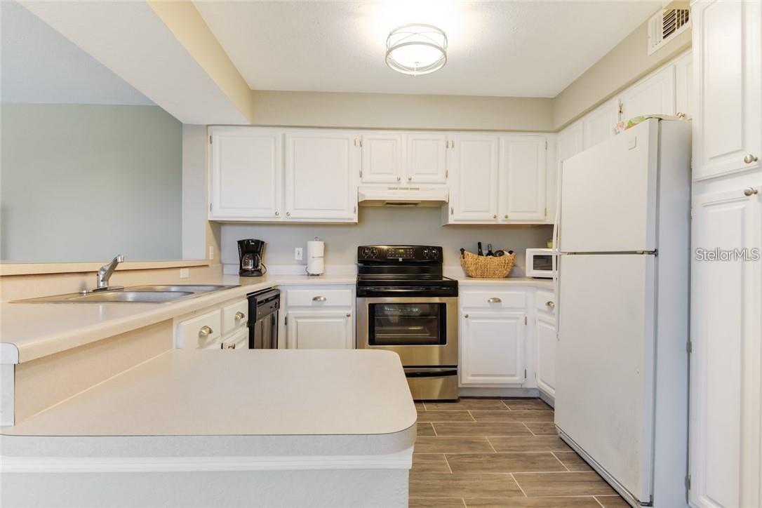13953 Fairway Island Unit 621, Orlando, FL 32837