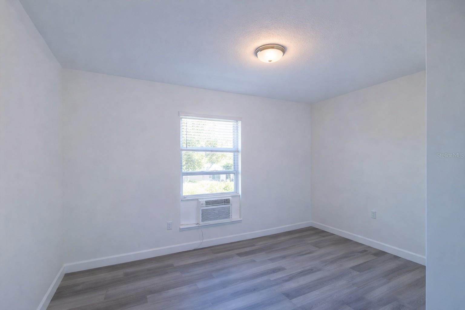 702 Hillsboro, Plant City, FL 33563