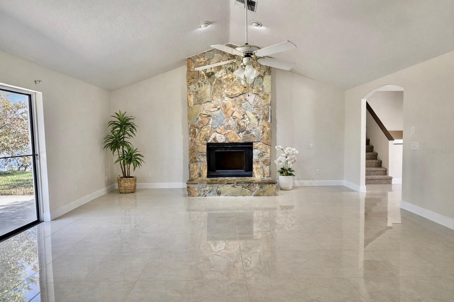 513 Bar, Poinciana, FL 34759