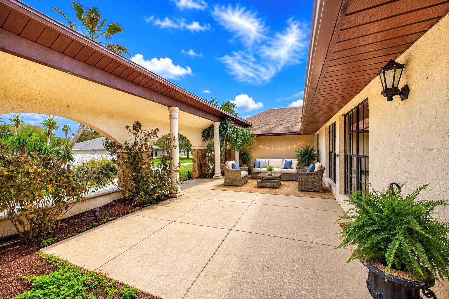 513 Bar, Poinciana, FL 34759