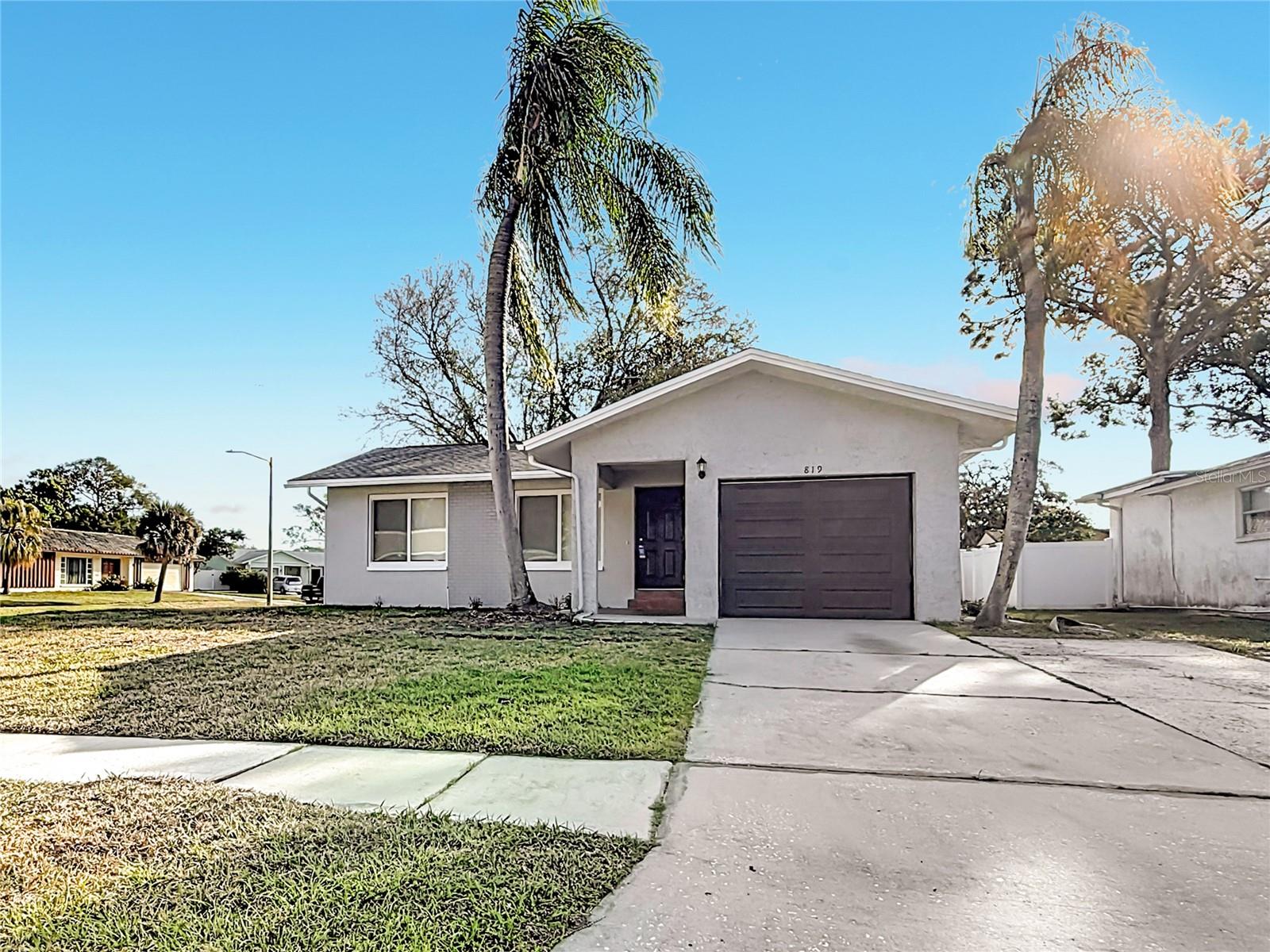 819 Helmsman, Palm Harbor, FL 34685