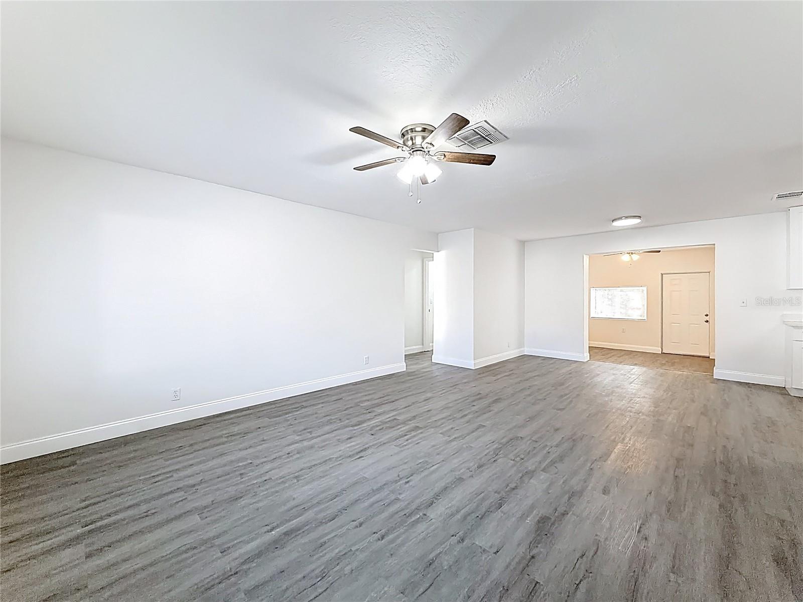 819 Helmsman, Palm Harbor, FL 34685