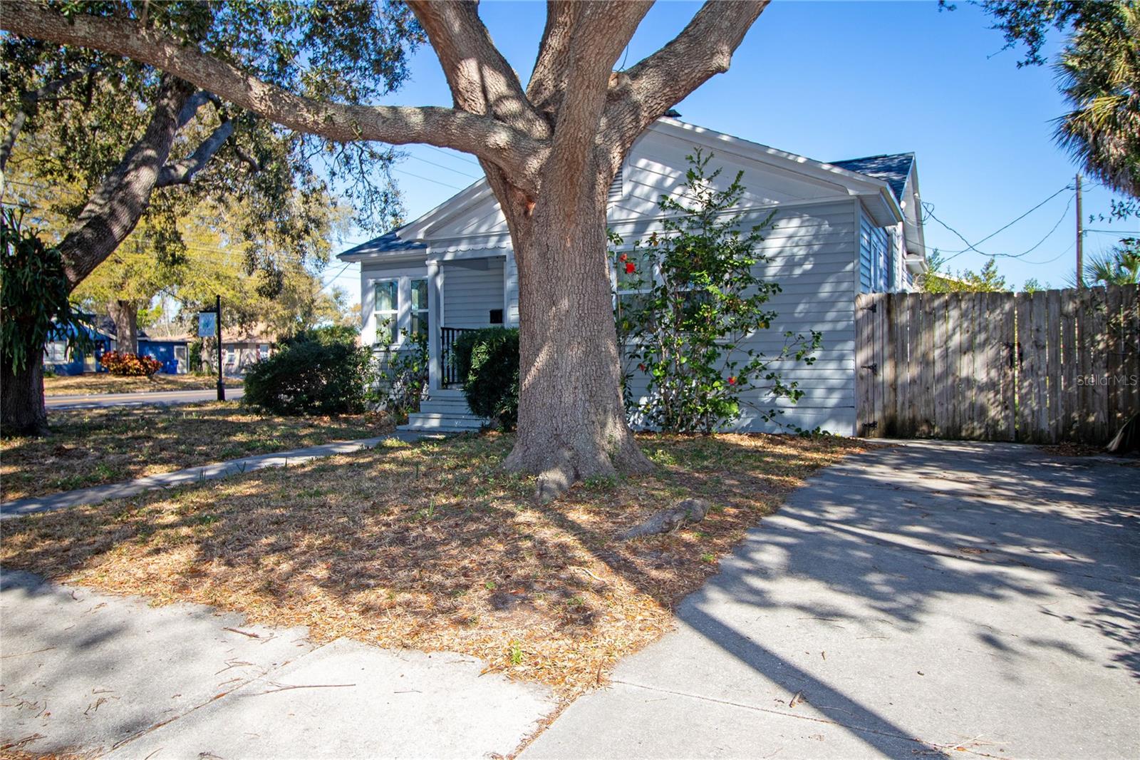 1547 35th, St Petersburg, FL 33704