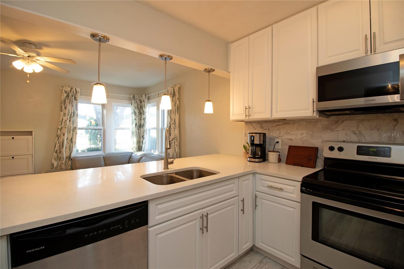 1547 35th, St Petersburg, FL 33704