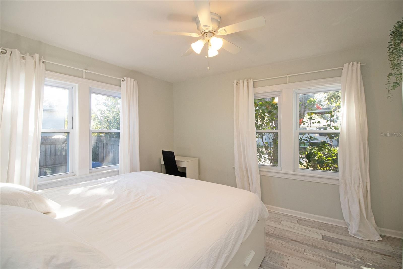 1547 35th, St Petersburg, FL 33704
