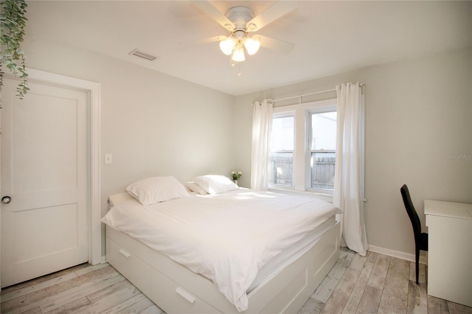 1547 35th, St Petersburg, FL 33704