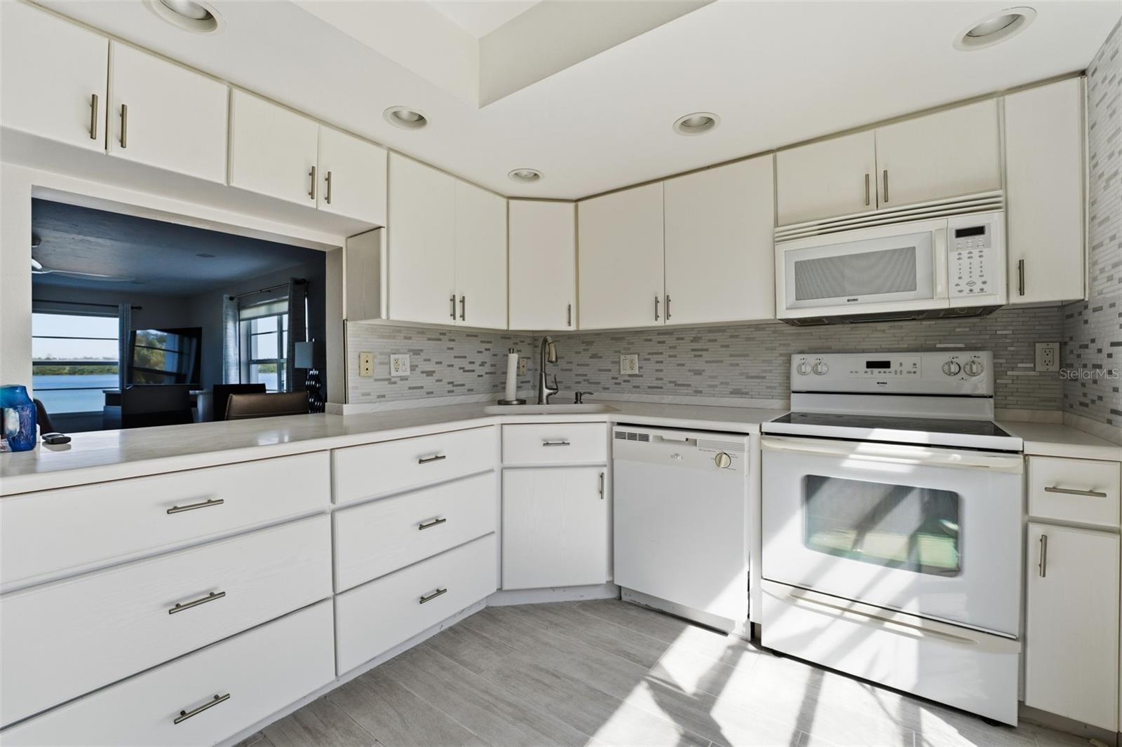 4440 Exeter Unit 106, Longboat Key, FL 34228