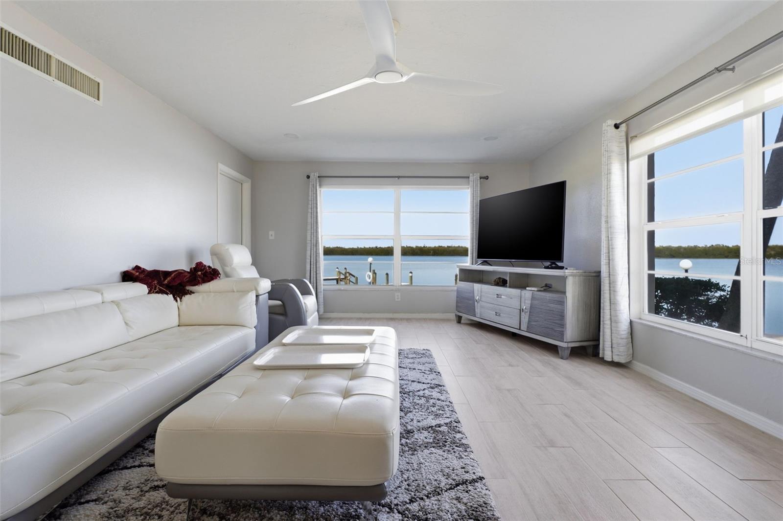 4440 Exeter Unit 106, Longboat Key, FL 34228