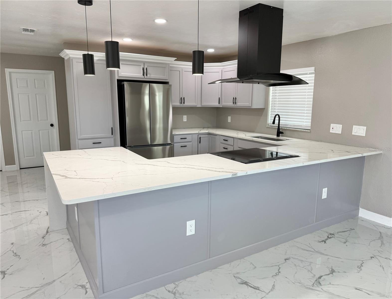 715 65th Avenue, Bradenton, FL 34207