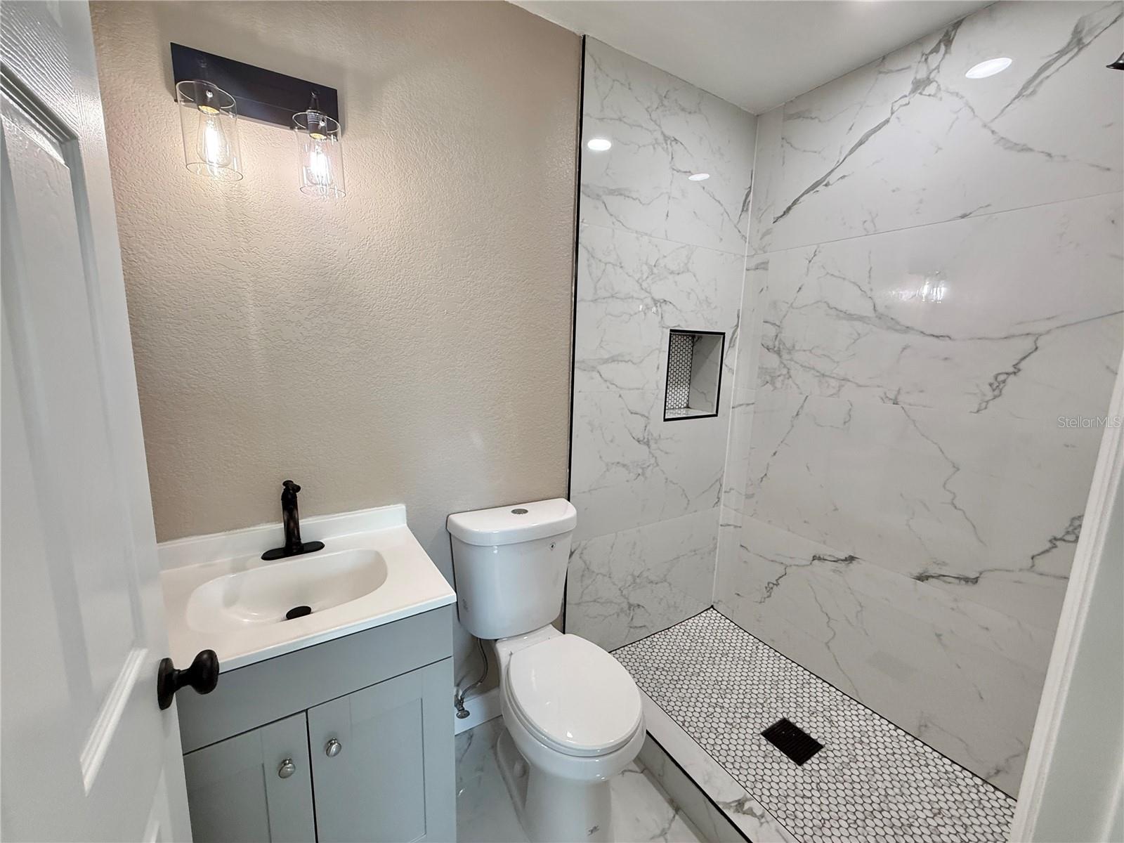 715 65th Avenue, Bradenton, FL 34207