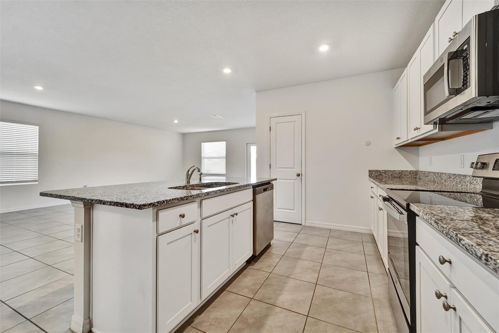 6785 Branham Mill, Zephyrhills, FL 33542