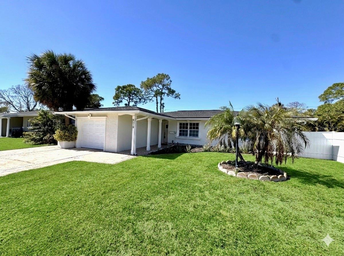 4518 Helena, St Petersburg, FL 33703