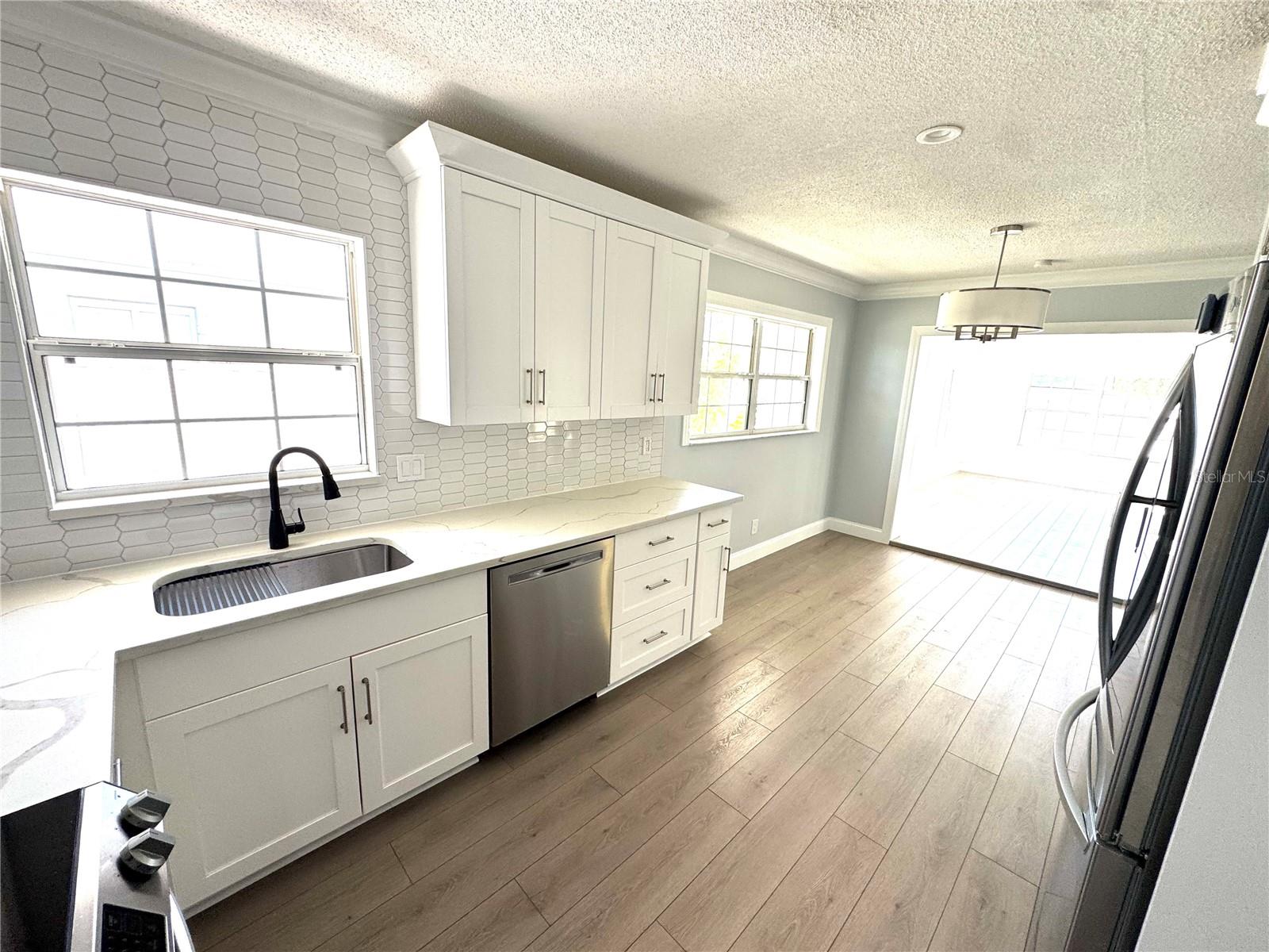 4518 Helena, St Petersburg, FL 33703