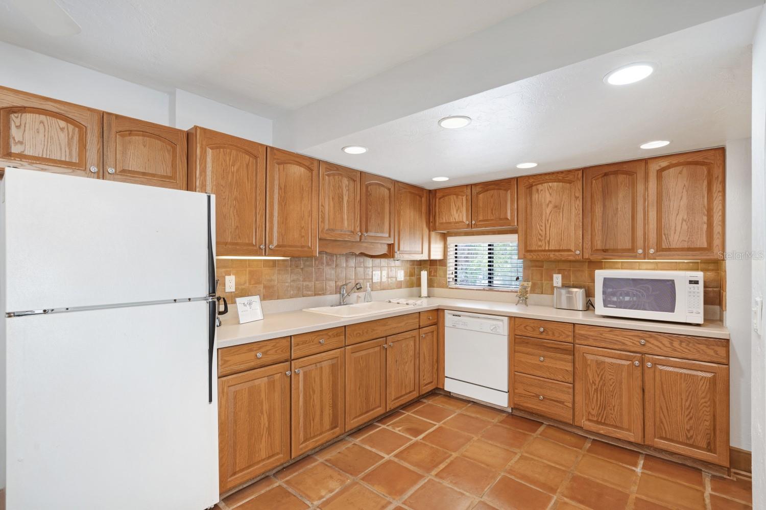 6157 Midnight Pass Unit E22, Sarasota, FL 34242