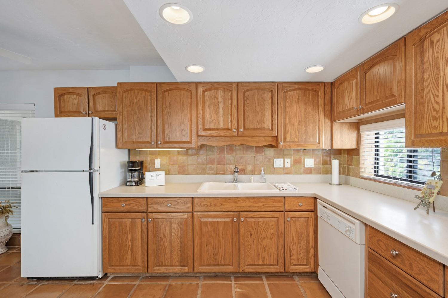 6157 Midnight Pass Unit E22, Sarasota, FL 34242
