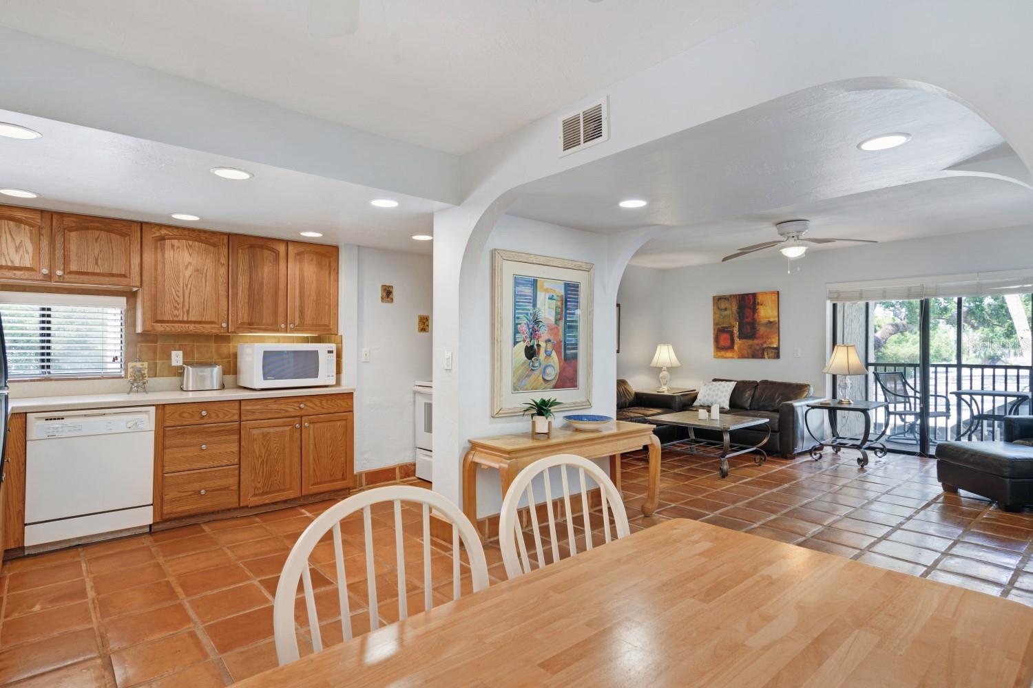 6157 Midnight Pass Unit E22, Sarasota, FL 34242