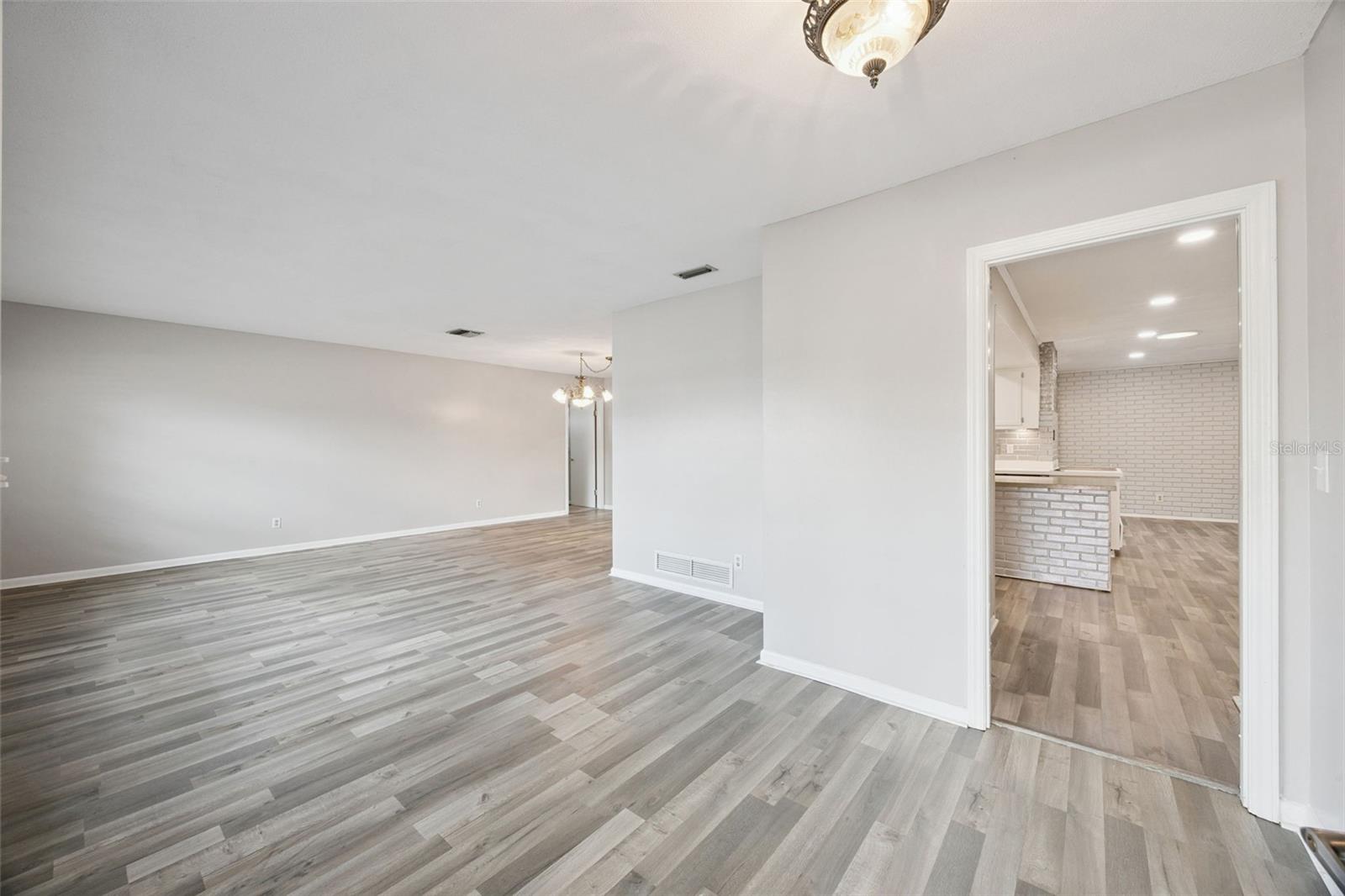 2504 Lauderdale, Orlando, FL 32805