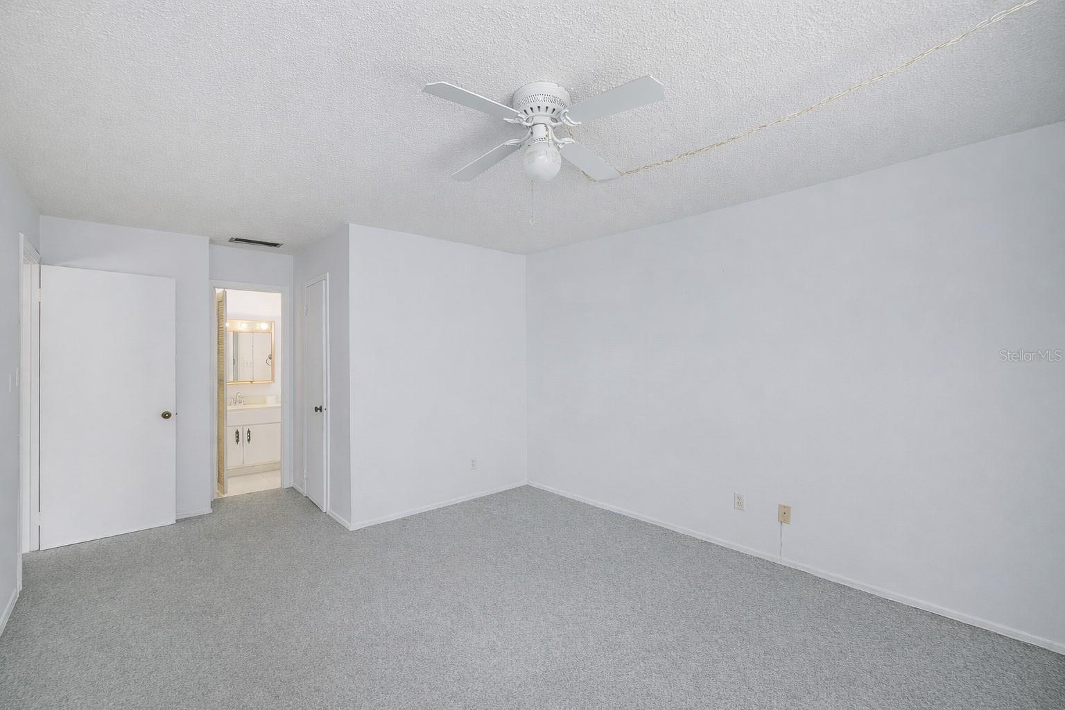 1143 85th Unit D, St Petersburg, FL 33702