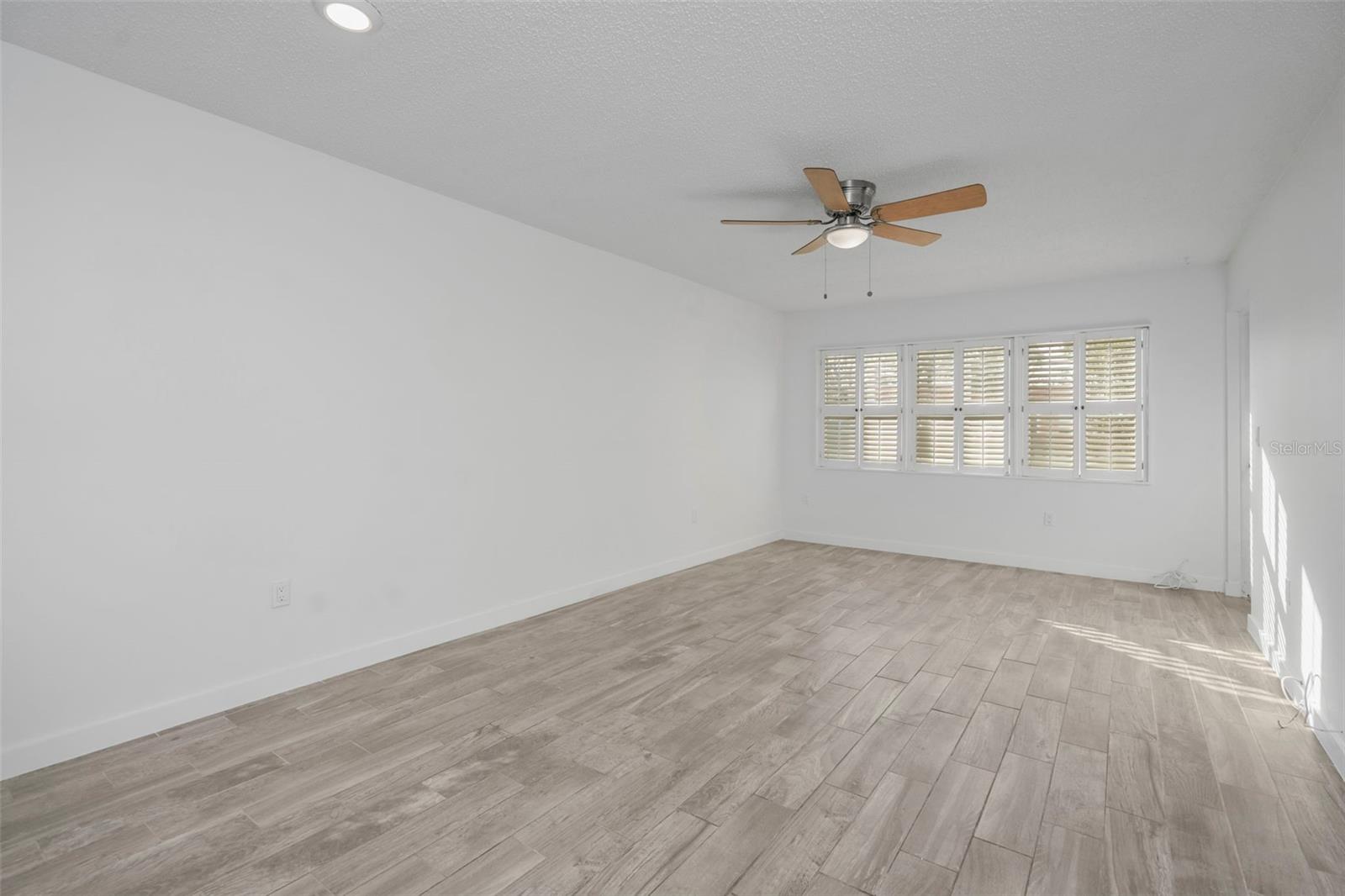 4805 Alt 19 Unit 311, Palm Harbor, FL 34683