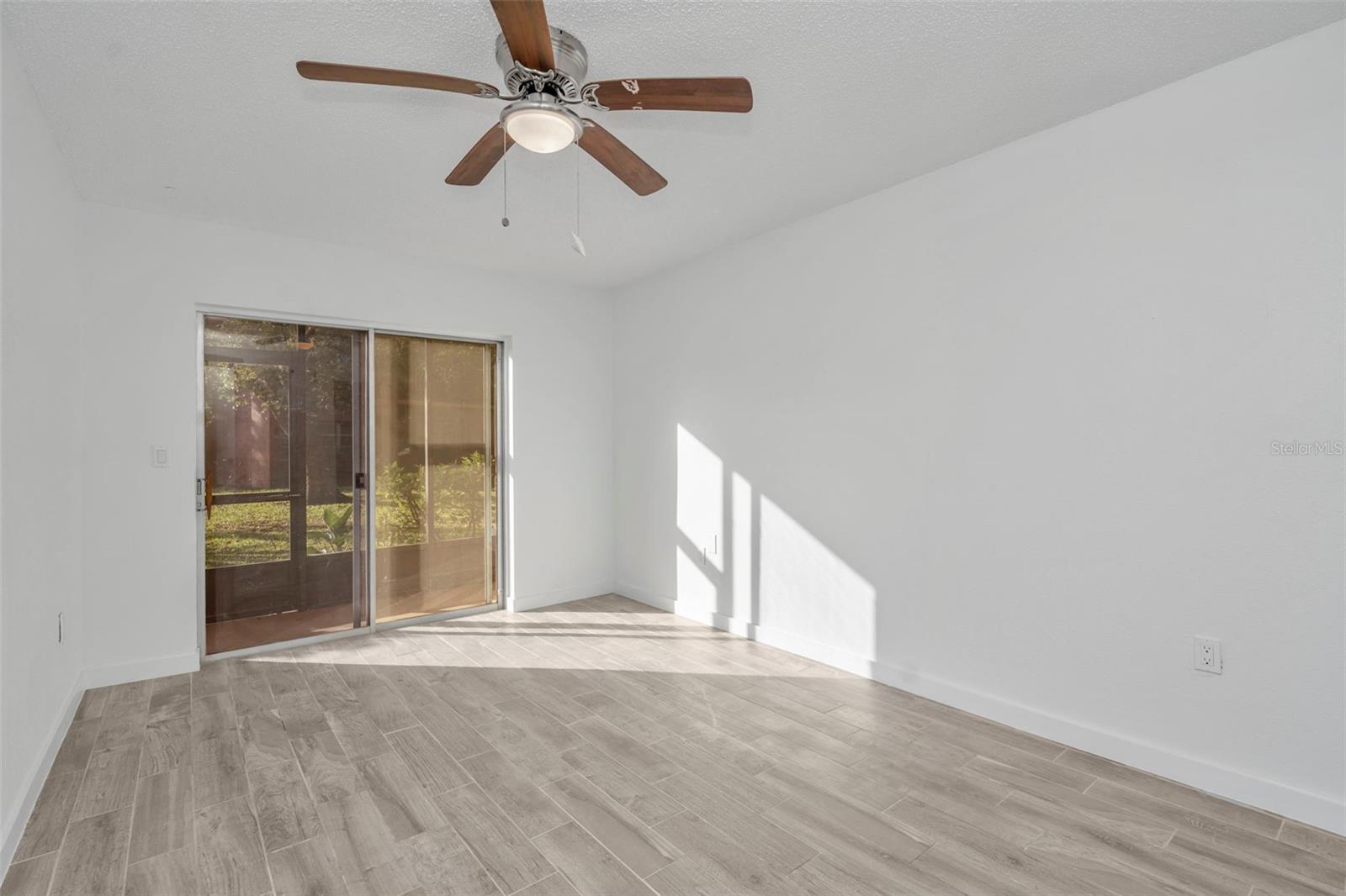 4805 Alt 19 Unit 311, Palm Harbor, FL 34683