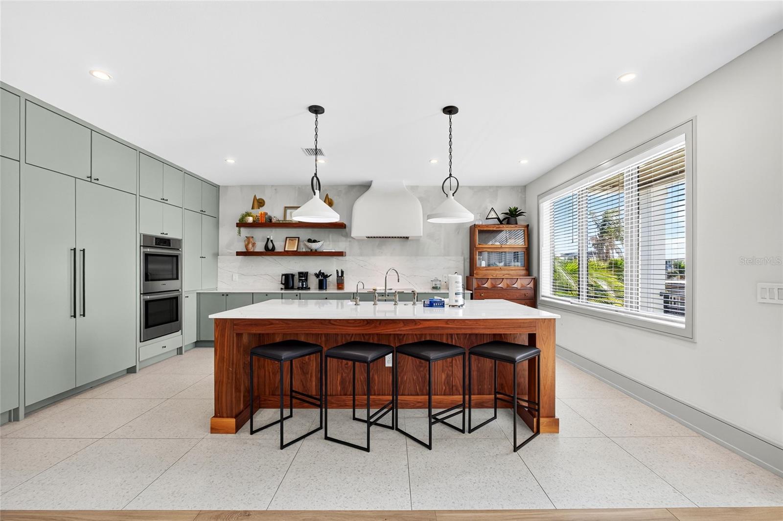 100 12th, Bradenton Beach, FL 34217