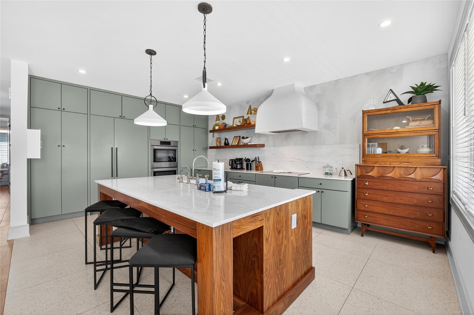 100 12th, Bradenton Beach, FL 34217