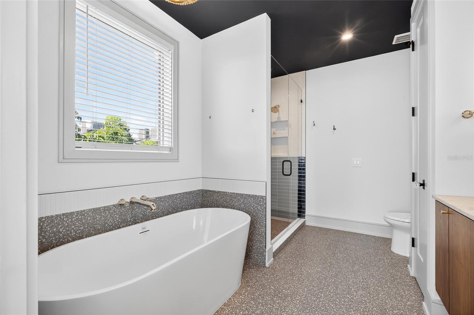 100 12th, Bradenton Beach, FL 34217