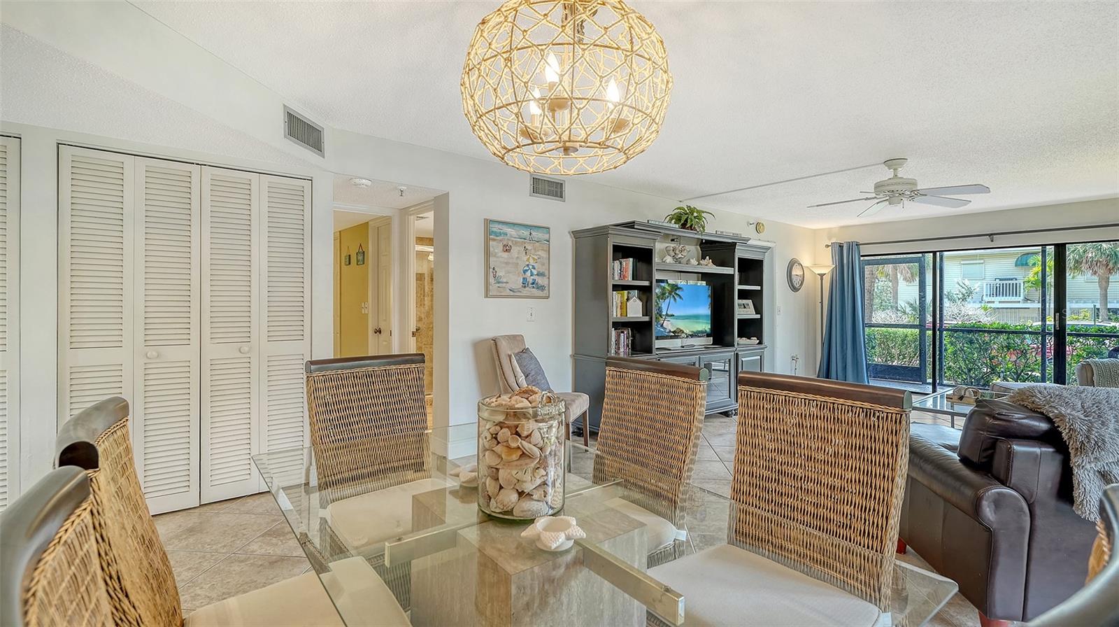 1001 Benjamin Franklin Unit 110, Sarasota, FL 34236