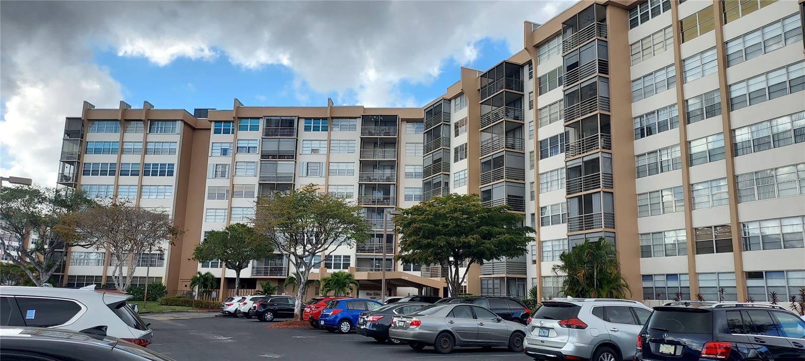 1000 Saint Charles Unit 209, Pembroke Pines, FL 33026