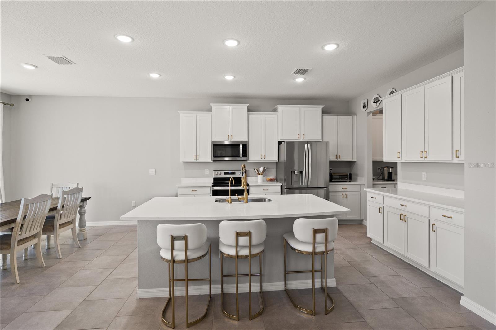 6199 Wandering Willow, Wesley Chapel, FL 33545