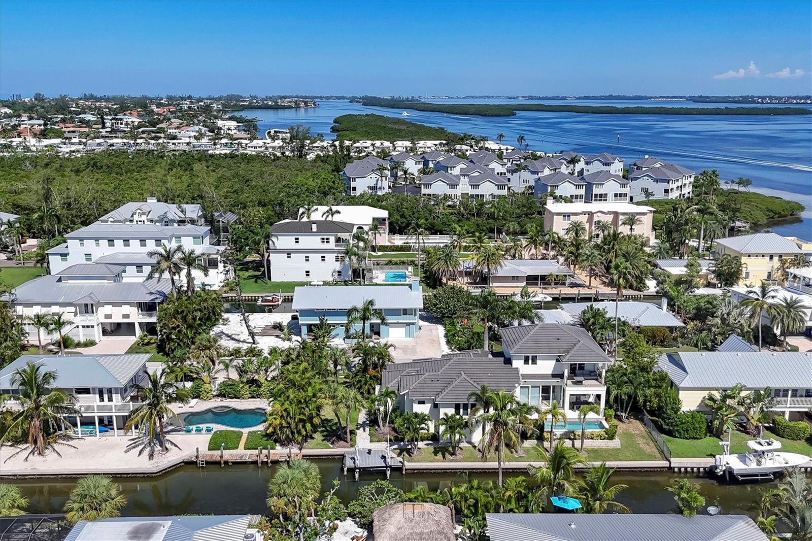 825 Tarawitt, Longboat Key, FL 34228