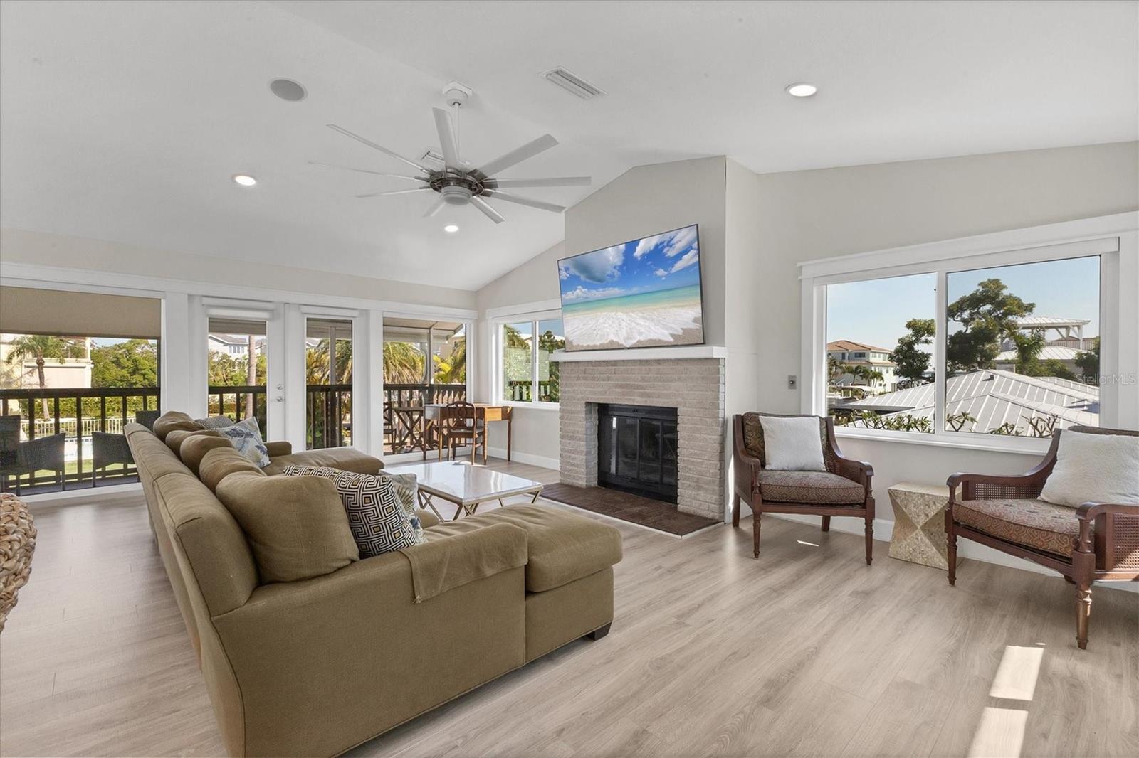825 Tarawitt, Longboat Key, FL 34228