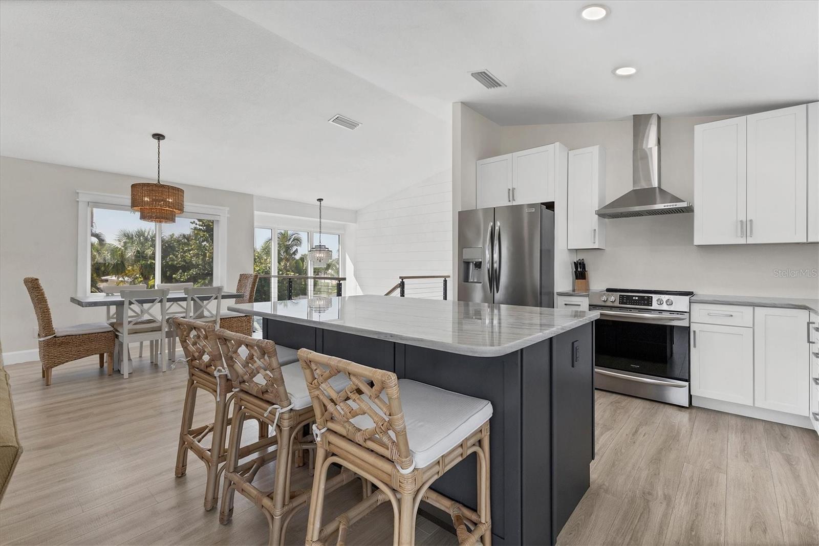 825 Tarawitt, Longboat Key, FL 34228